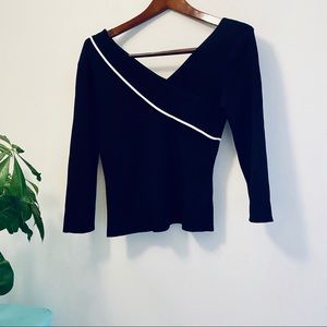 Lillies Rubin V-neck sweater size small